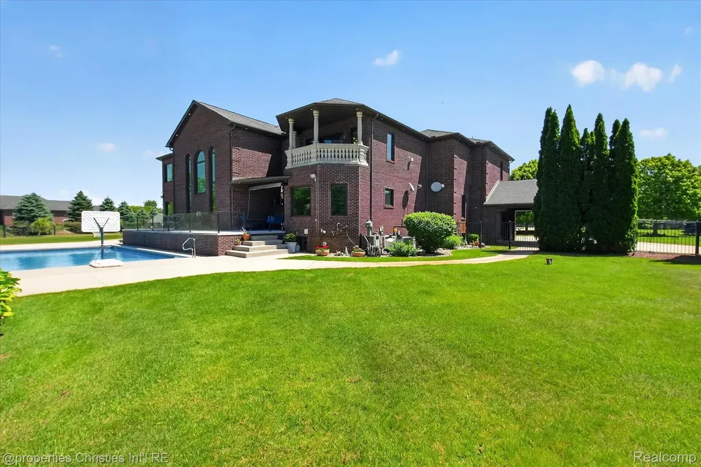 6223 Valleyfield Drive Salem Township MI 48170