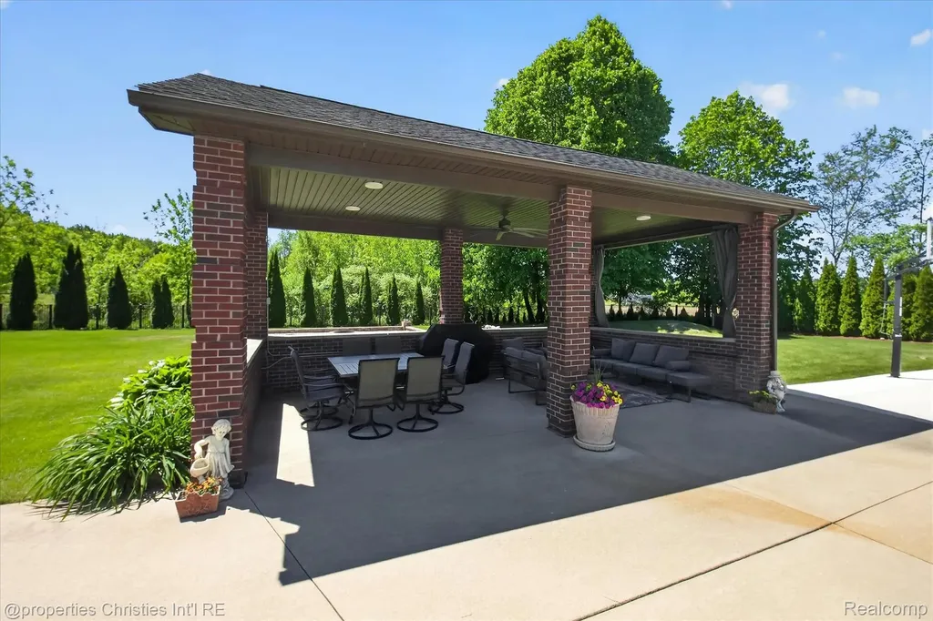 6223 Valleyfield Drive Salem Township MI 48170