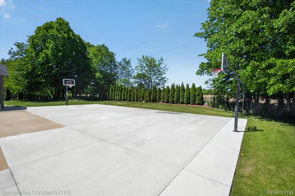 6223 Valleyfield Drive Salem Township MI 48170