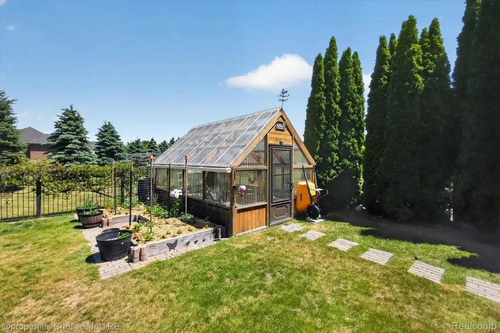 6223 Valleyfield Drive Salem Township MI 48170