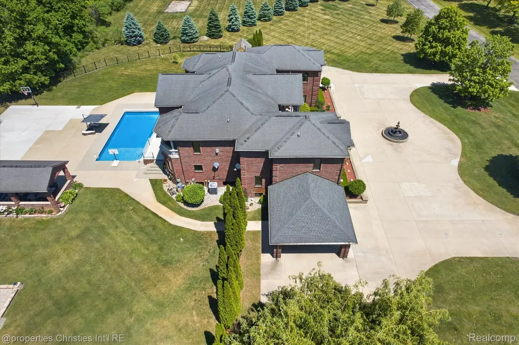 6223 Valleyfield Drive Salem Township MI 48170