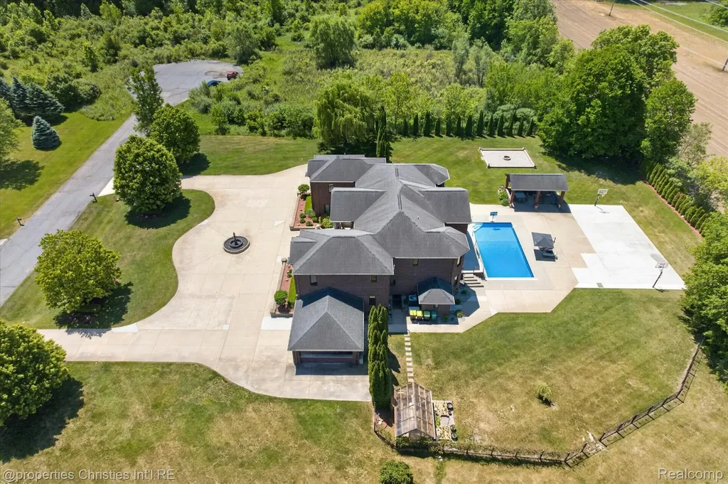 6223 Valleyfield Drive Salem Township MI 48170