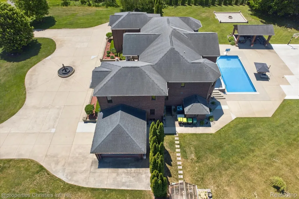 6223 Valleyfield Drive Salem Township MI 48170