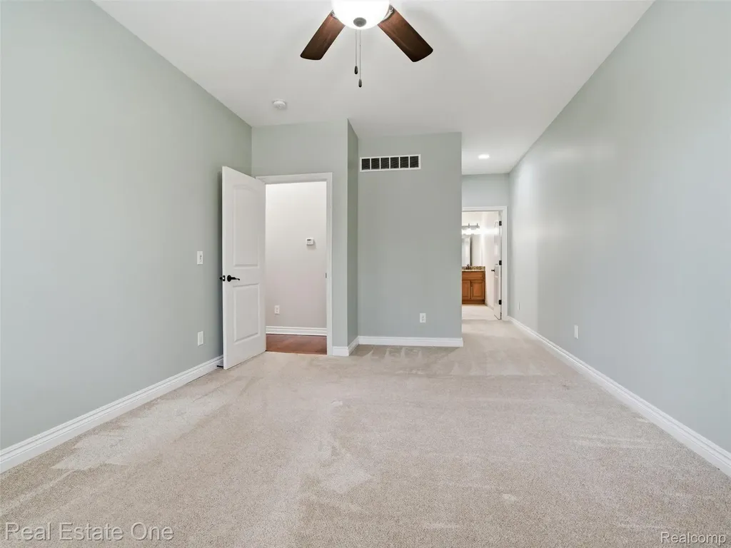 9572 Kingsway Circle Springfield Charter Township MI 48348