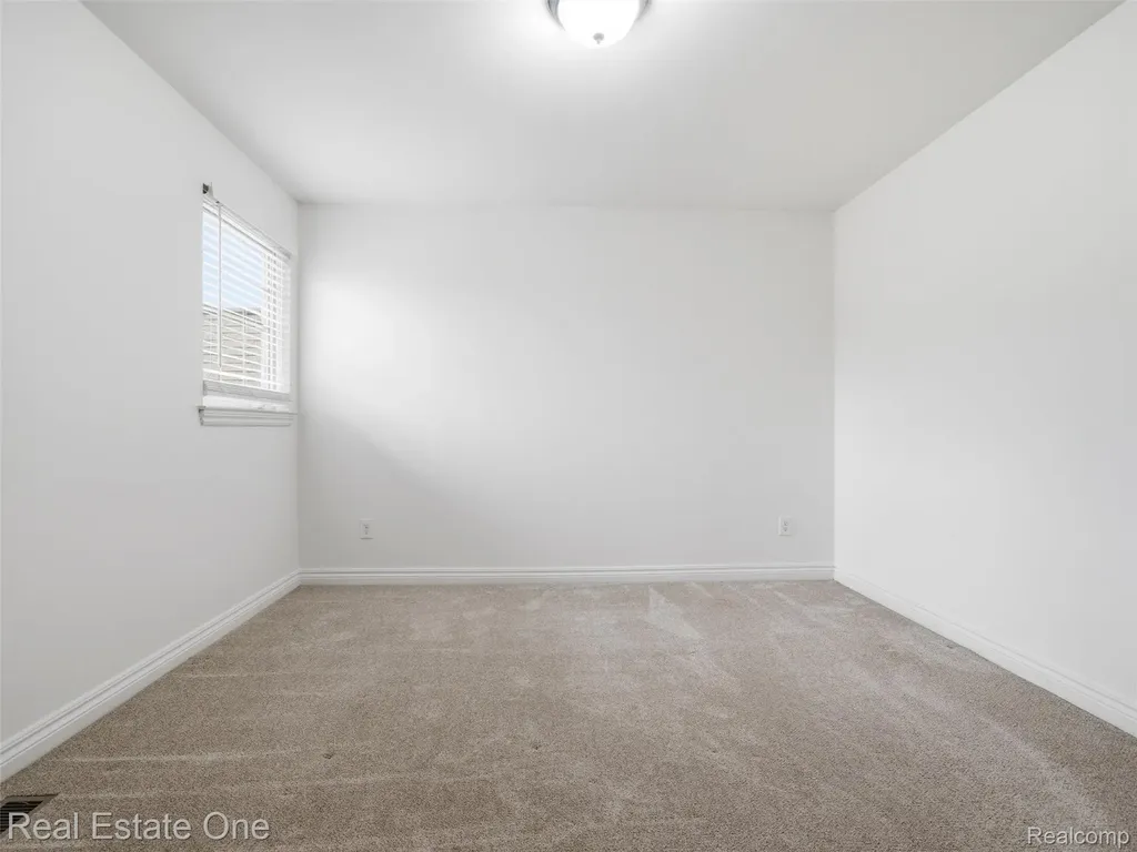 9572 Kingsway Circle Springfield Charter Township MI 48348