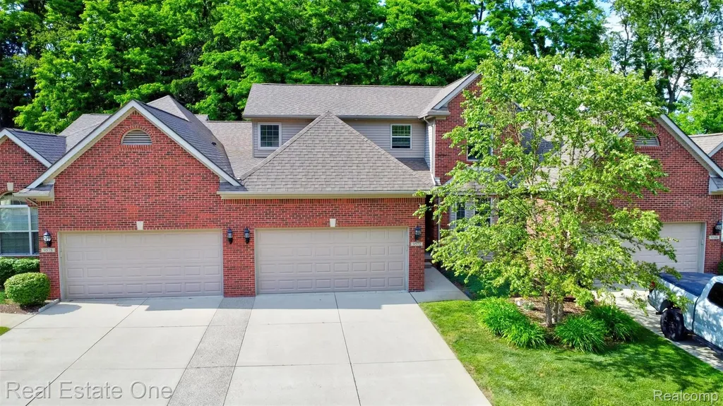 9572 Kingsway Circle Springfield Charter Township MI 48348