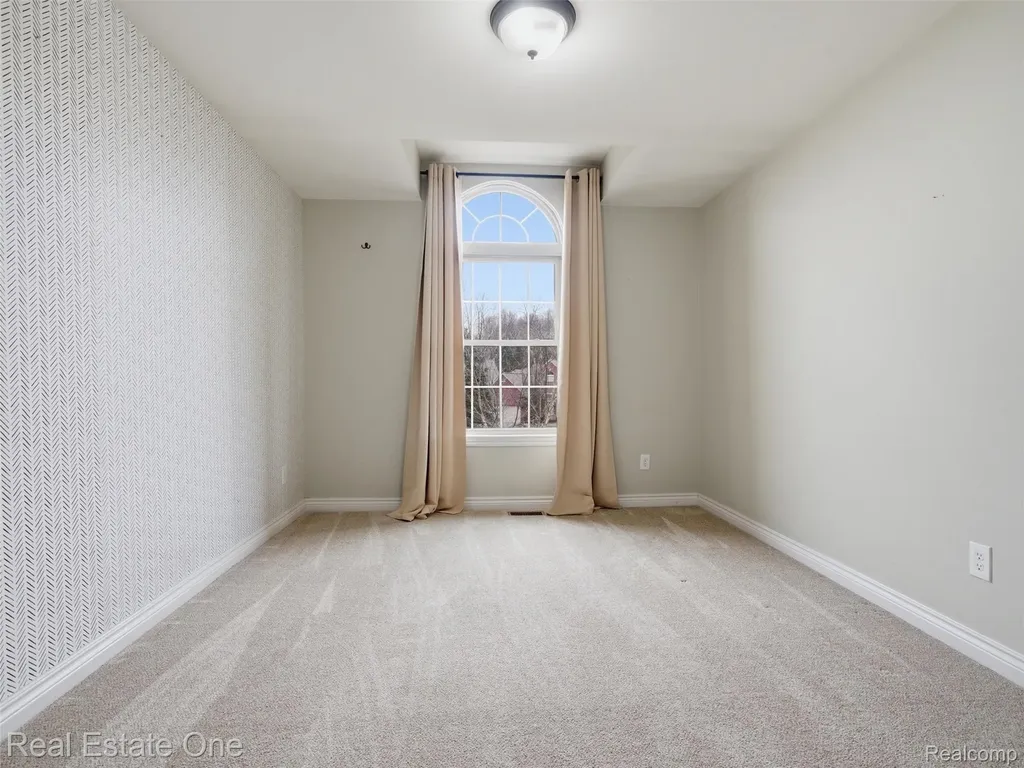 9572 Kingsway Circle Springfield Charter Township MI 48348