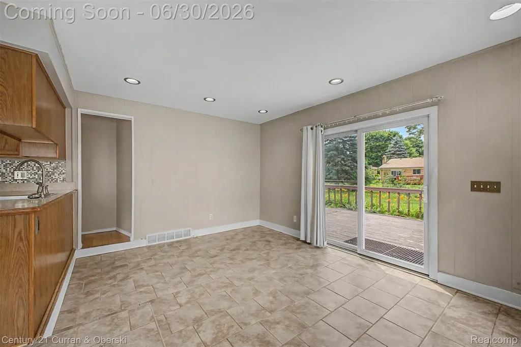42519 Applecreek Drive Plymouth Charter Township MI 48170