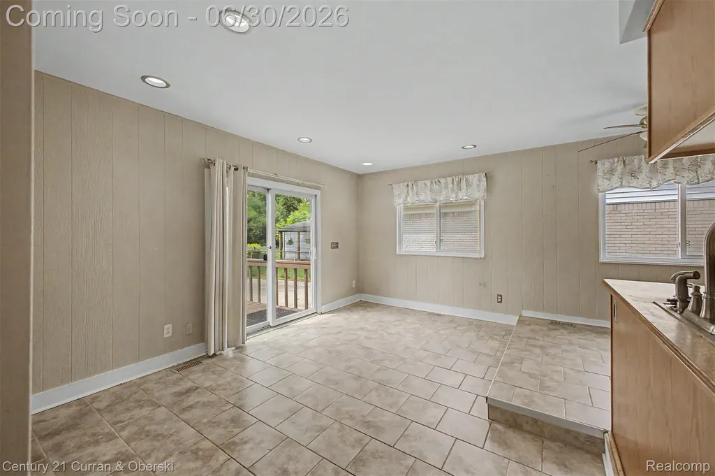 42519 Applecreek Drive Plymouth Charter Township MI 48170