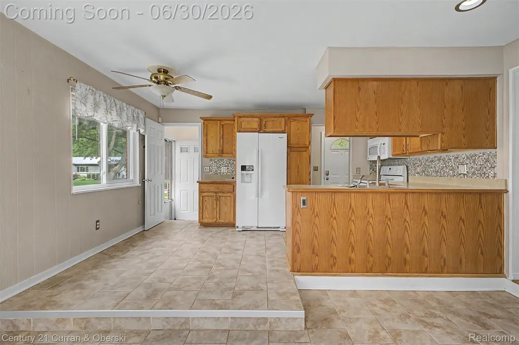42519 Applecreek Drive Plymouth Charter Township MI 48170