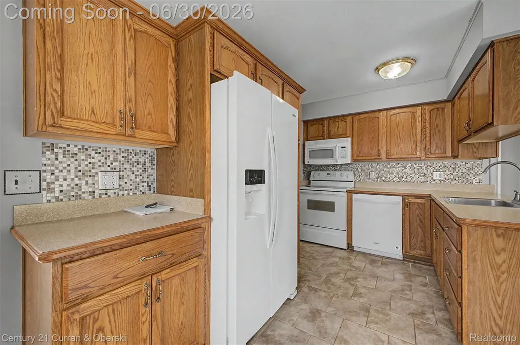 42519 Applecreek Drive Plymouth Charter Township MI 48170