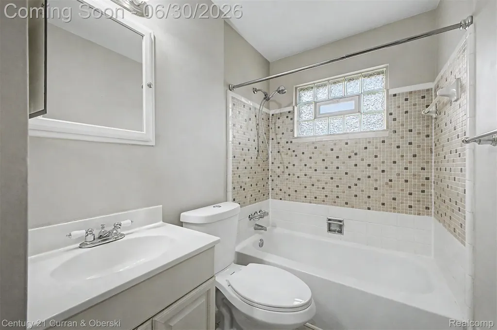 42519 Applecreek Drive Plymouth Charter Township MI 48170