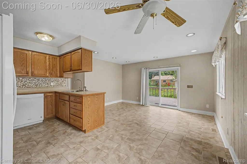 42519 Applecreek Drive Plymouth Charter Township MI 48170