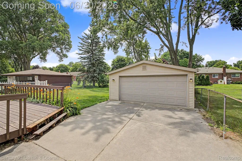 42519 Applecreek Drive Plymouth Charter Township MI 48170