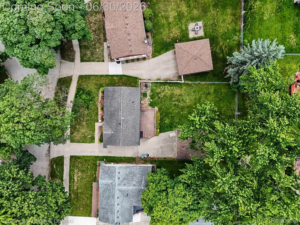 42519 Applecreek Drive Plymouth Charter Township MI 48170