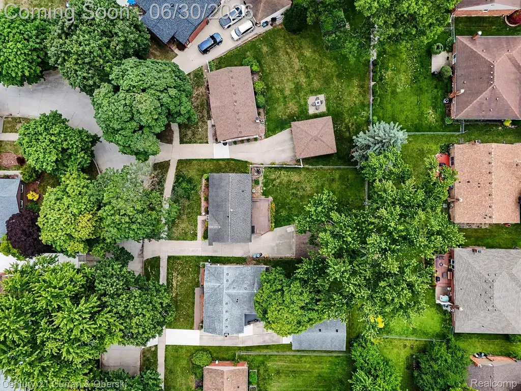 42519 Applecreek Drive Plymouth Charter Township MI 48170