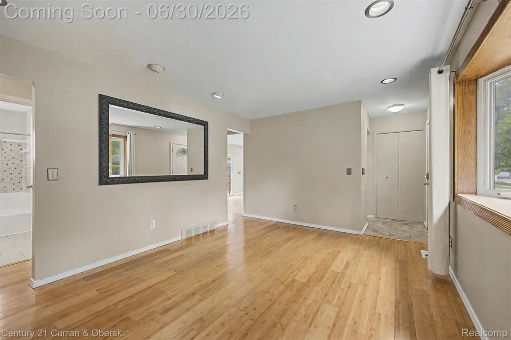 42519 Applecreek Drive Plymouth Charter Township MI 48170