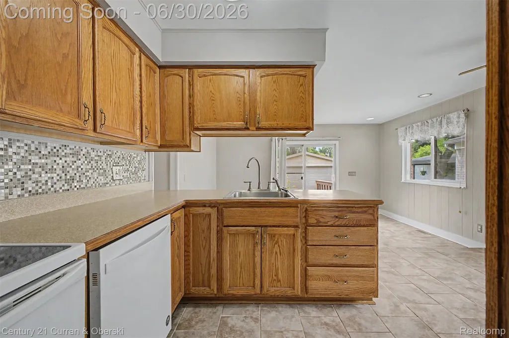 42519 Applecreek Drive Plymouth Charter Township MI 48170
