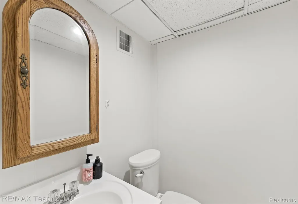 22624 Rio Vista Street St. Clair Shores City MI 48081