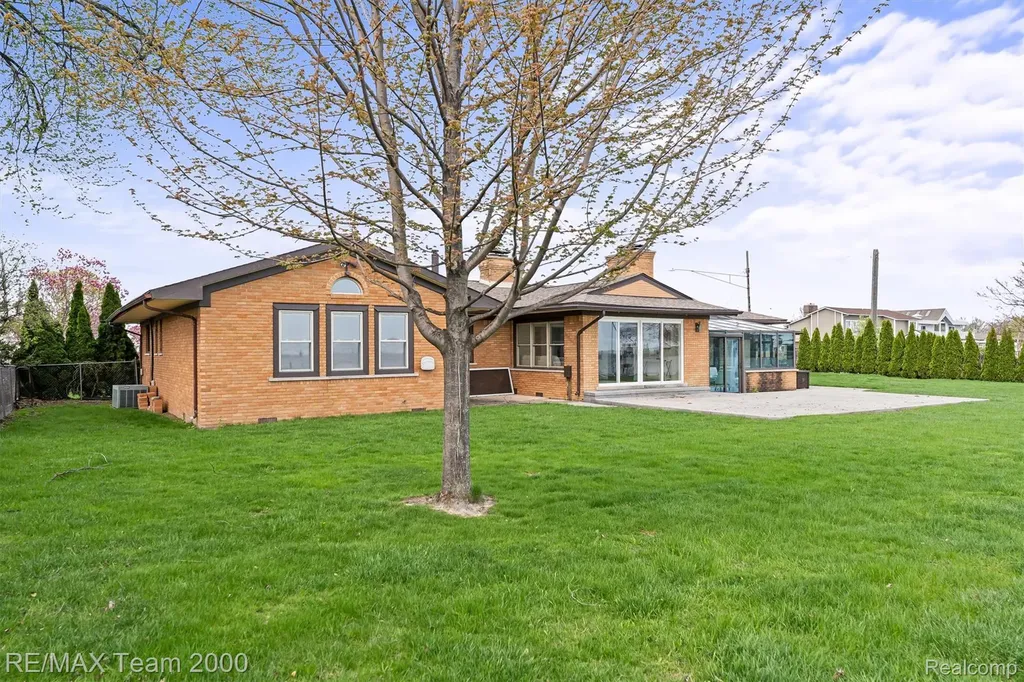 22624 Rio Vista Street St. Clair Shores City MI 48081