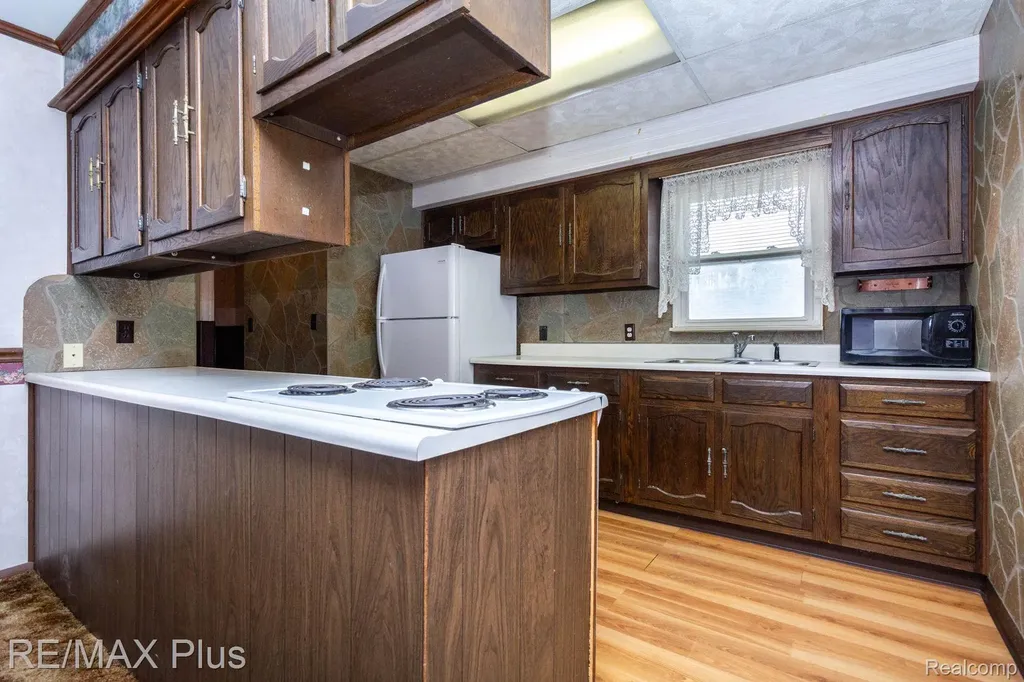 3350 N Belsay Road E Genesee Charter Township MI 48506