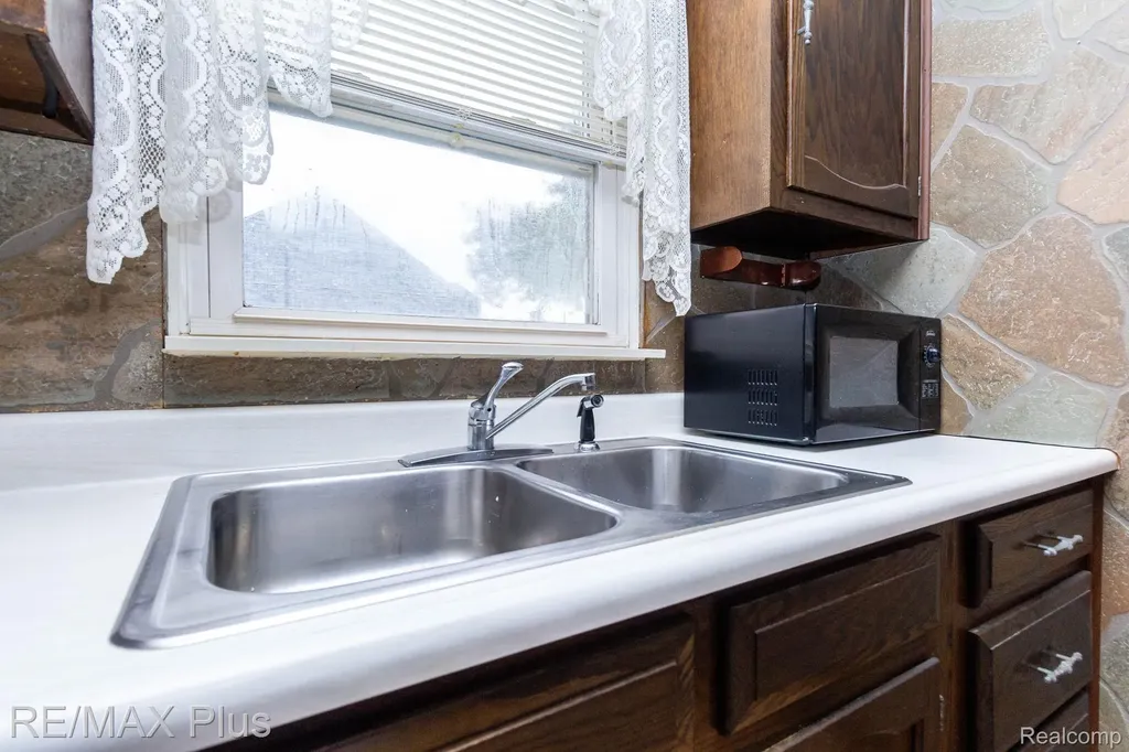 3350 N Belsay Road E Genesee Charter Township MI 48506