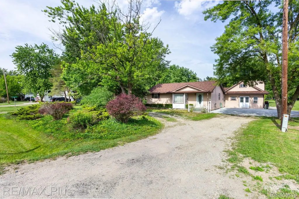 3350 N Belsay Road E Genesee Charter Township MI 48506