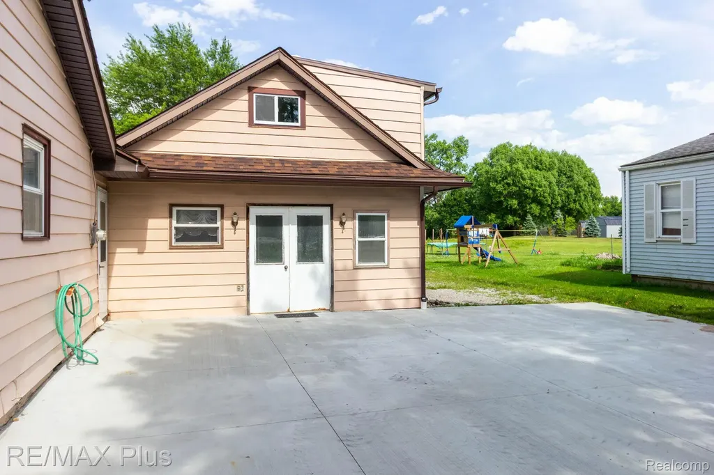 3350 N Belsay Road E Genesee Charter Township MI 48506