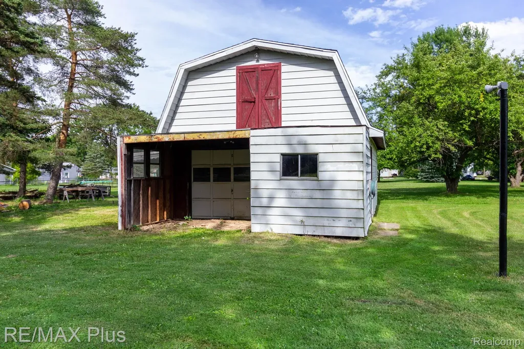 3350 N Belsay Road E Genesee Charter Township MI 48506