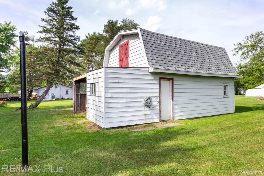 3350 N Belsay Road E Genesee Charter Township MI 48506