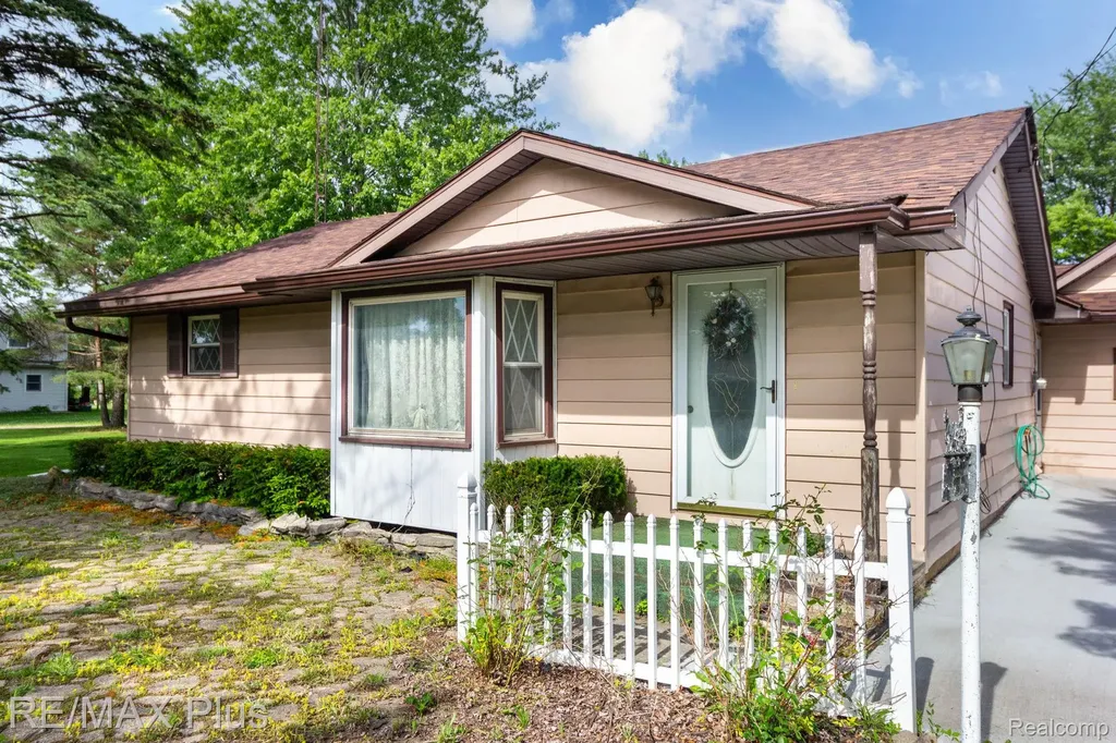3350 N Belsay Road E Genesee Charter Township MI 48506