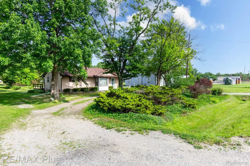 3350 N Belsay Road E Genesee Charter Township MI 48506