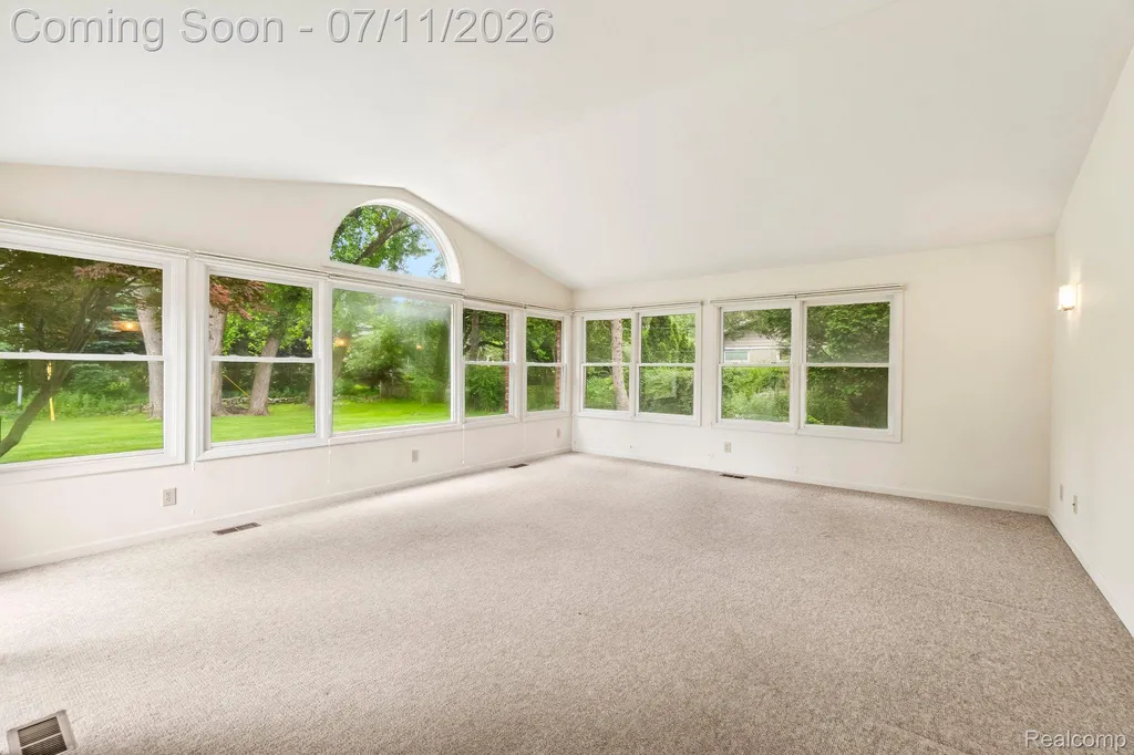 6105 Gilbert Lake Road Bloomfield Hills City MI 48301