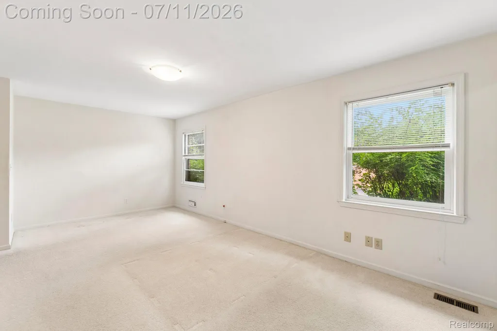 6105 Gilbert Lake Road Bloomfield Hills City MI 48301