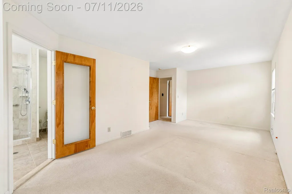 6105 Gilbert Lake Road Bloomfield Hills City MI 48301