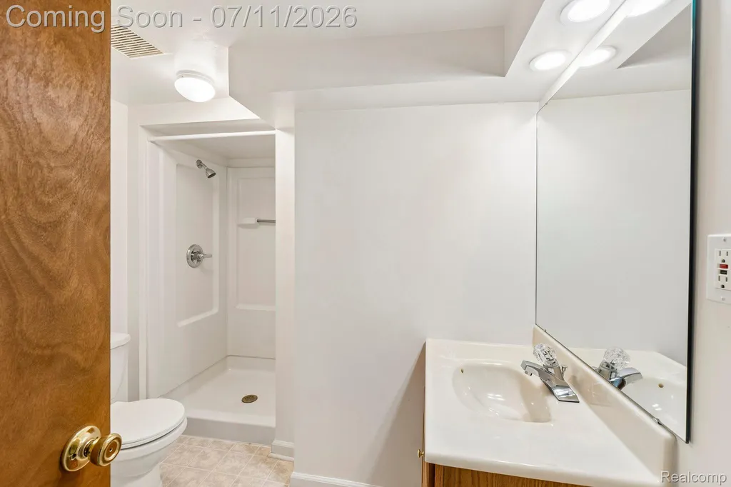 6105 Gilbert Lake Road Bloomfield Hills City MI 48301