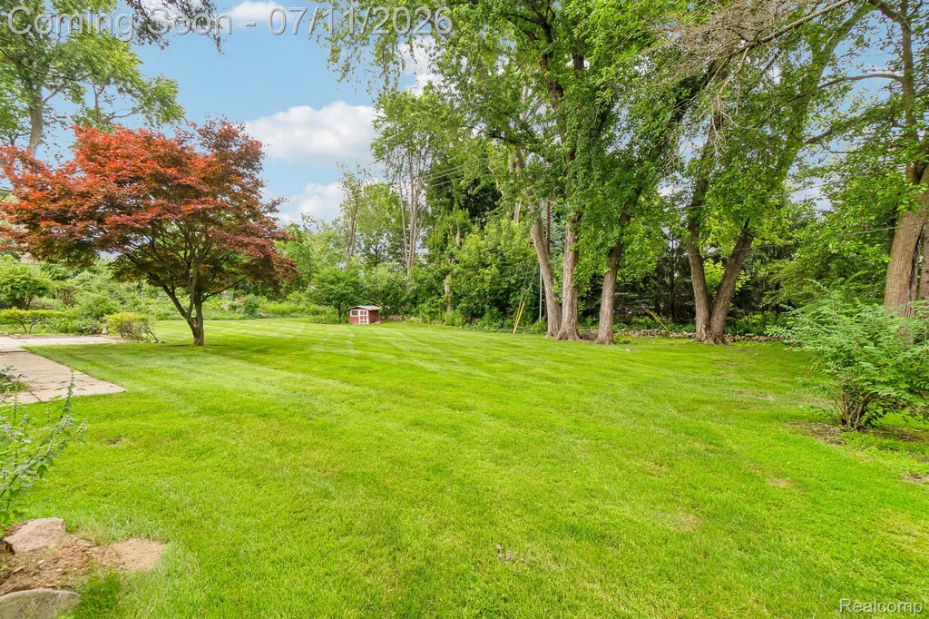 6105 Gilbert Lake Road Bloomfield Hills City MI 48301
