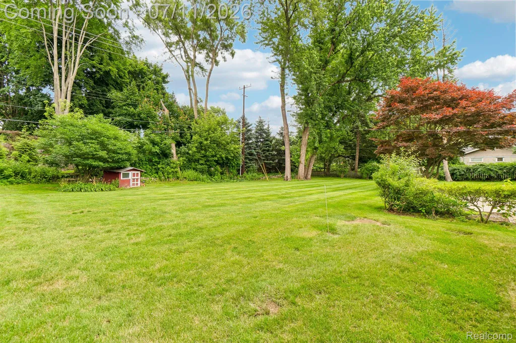 6105 Gilbert Lake Road Bloomfield Hills City MI 48301