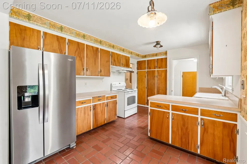 6105 Gilbert Lake Road Bloomfield Hills City MI 48301