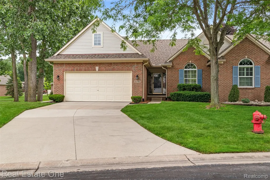 22745 Coachlight Circle Taylor City MI 48180