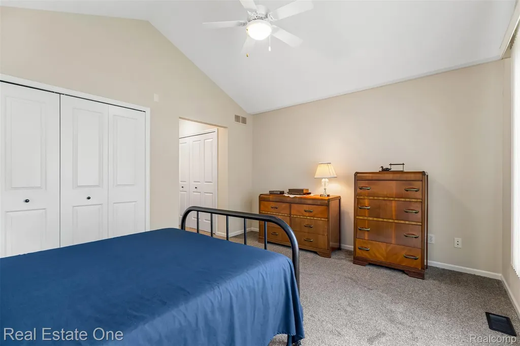 22745 Coachlight Circle Taylor City MI 48180
