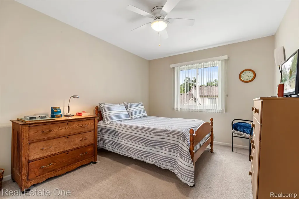 22745 Coachlight Circle Taylor City MI 48180
