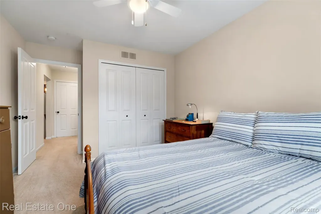 22745 Coachlight Circle Taylor City MI 48180