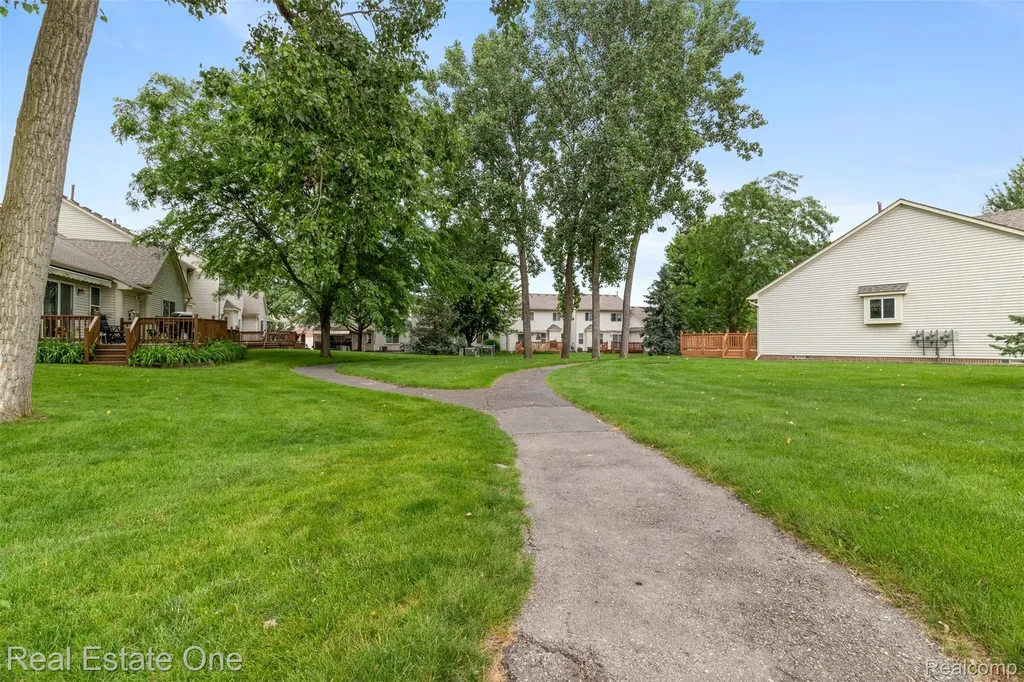 22745 Coachlight Circle Taylor City MI 48180