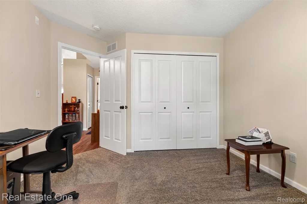 22745 Coachlight Circle Taylor City MI 48180