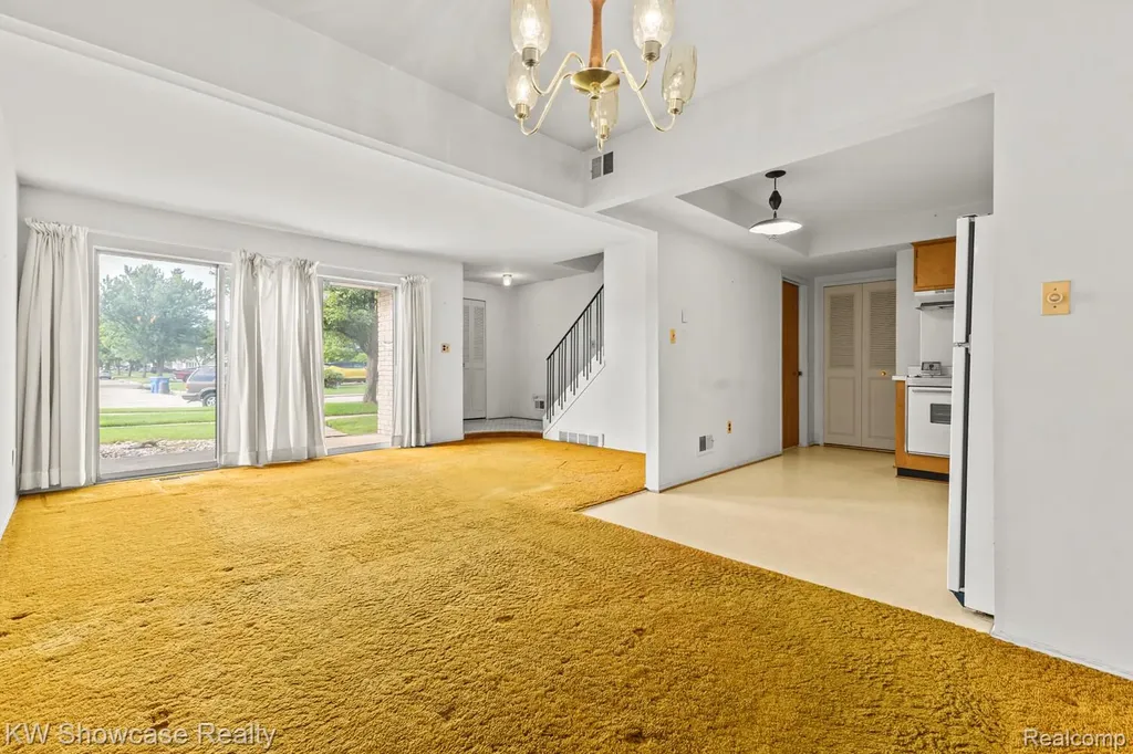 30167 Lorraine Avenue Warren City MI 48093