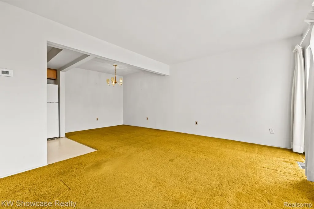 30167 Lorraine Avenue Warren City MI 48093