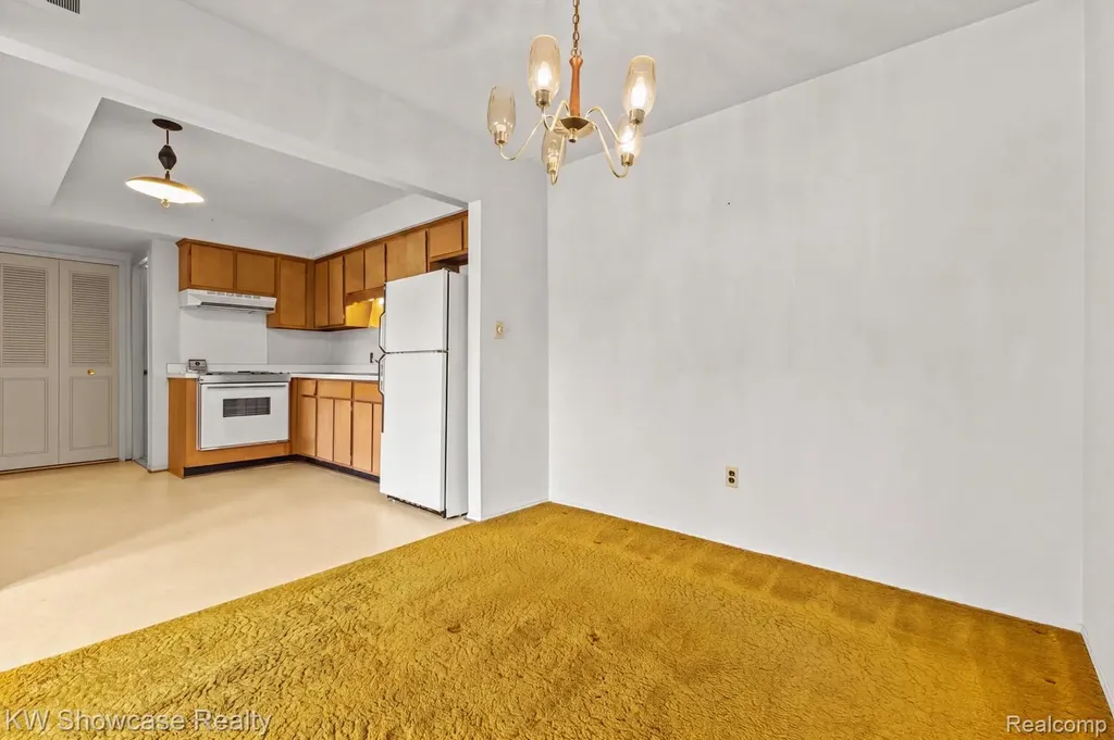 30167 Lorraine Avenue Warren City MI 48093