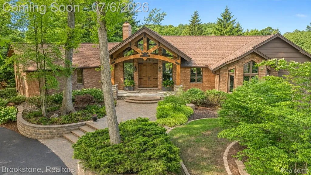 7215 Deer Lake Court Independence Charter Township MI 48346