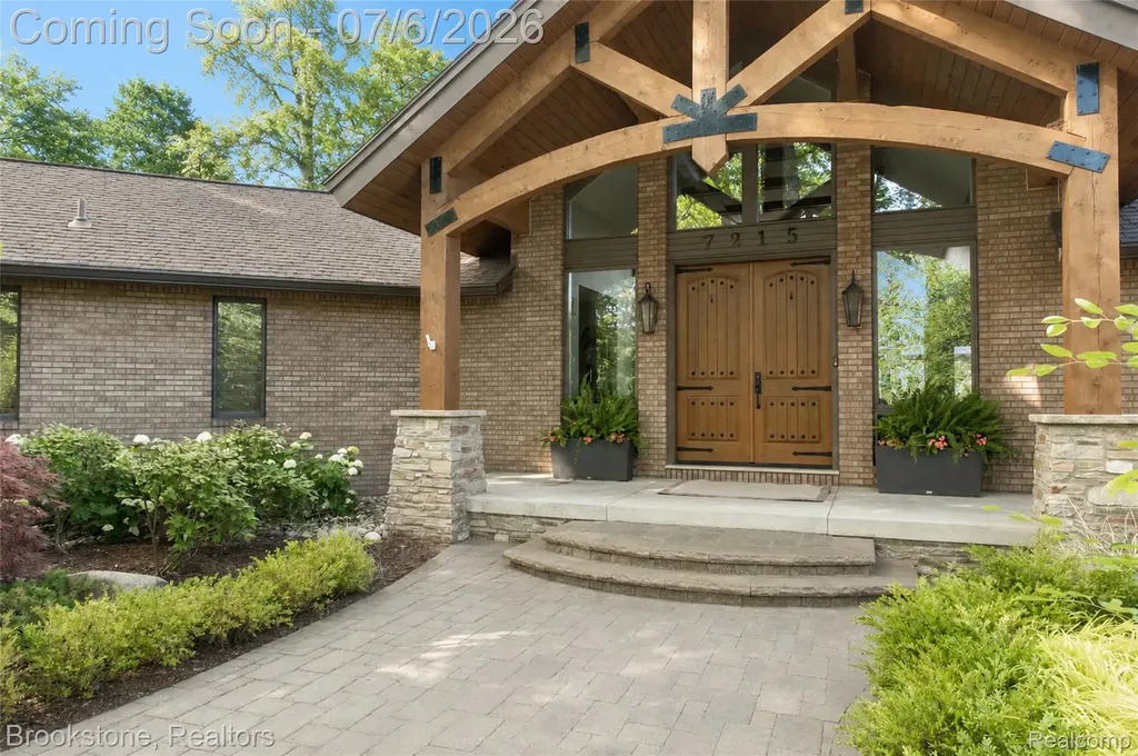 7215 Deer Lake Court Independence Charter Township MI 48346